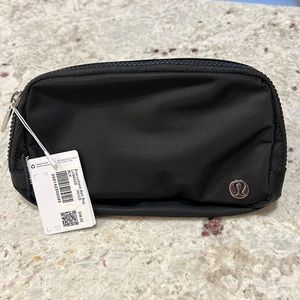 NWT lululemon belt bag